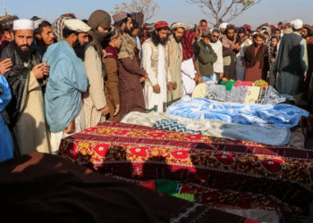 أفغانستان تتهم باكستان بقصف مدنيين وإسلام آباد تنفي