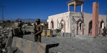 باكستان تتهم أفغانا بتنفيذ هجومين انتحاريين