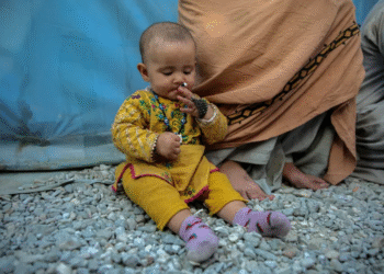 كابل تعلن عودة أكثر من 11 ألف لاجئ أفغاني “قسراً” من باكستان وإيران في يوم واحد